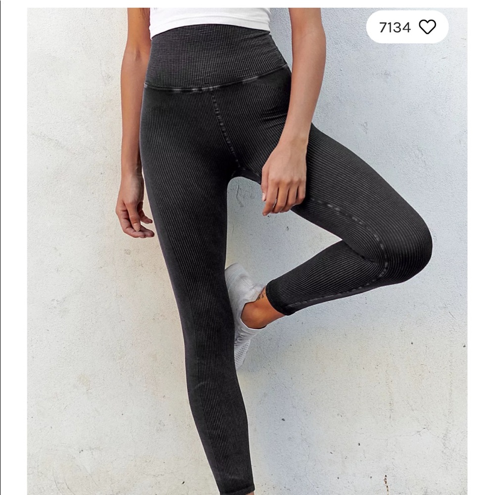 NEW Free People Ultra High-Rise 7/8 Happiness Runs Leggings in Vintage BlackXS/S